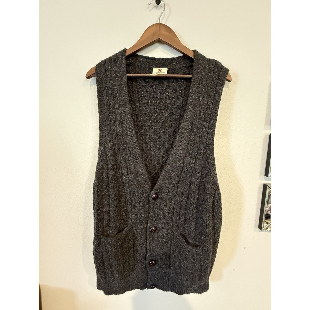 Carraig Donn Ireland 100% Pure New Wool Aran Cable Knit Sweater Vest Large